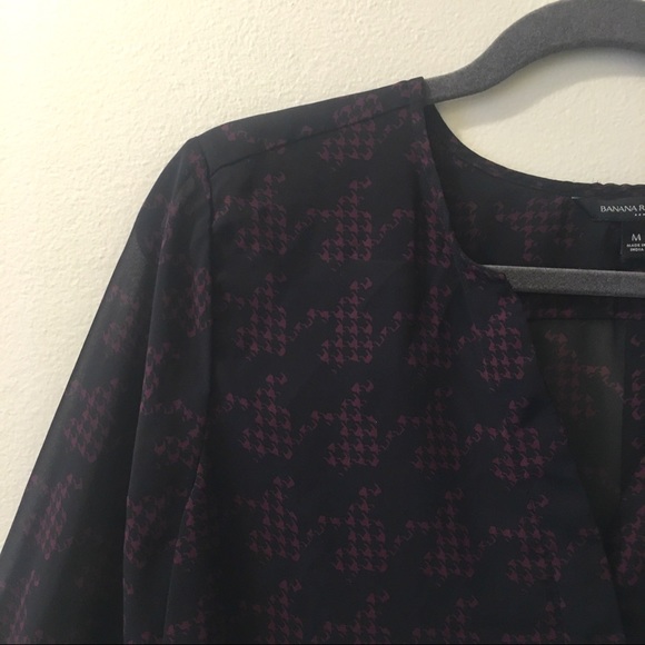 Banana Republic semi-sheer houndstooth blouse - Picture 2 of 4